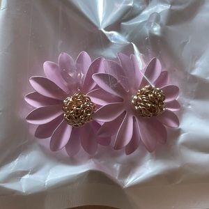 Beautiful flower earring